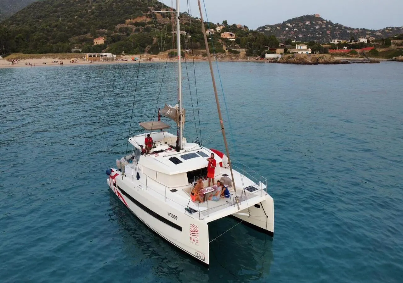 船上ホテル ホテル Catamarano Pax Abyssi ヴィッラシミーウス イタリア